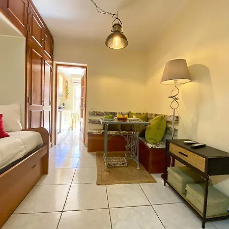 Airport Flat 7 By Homing